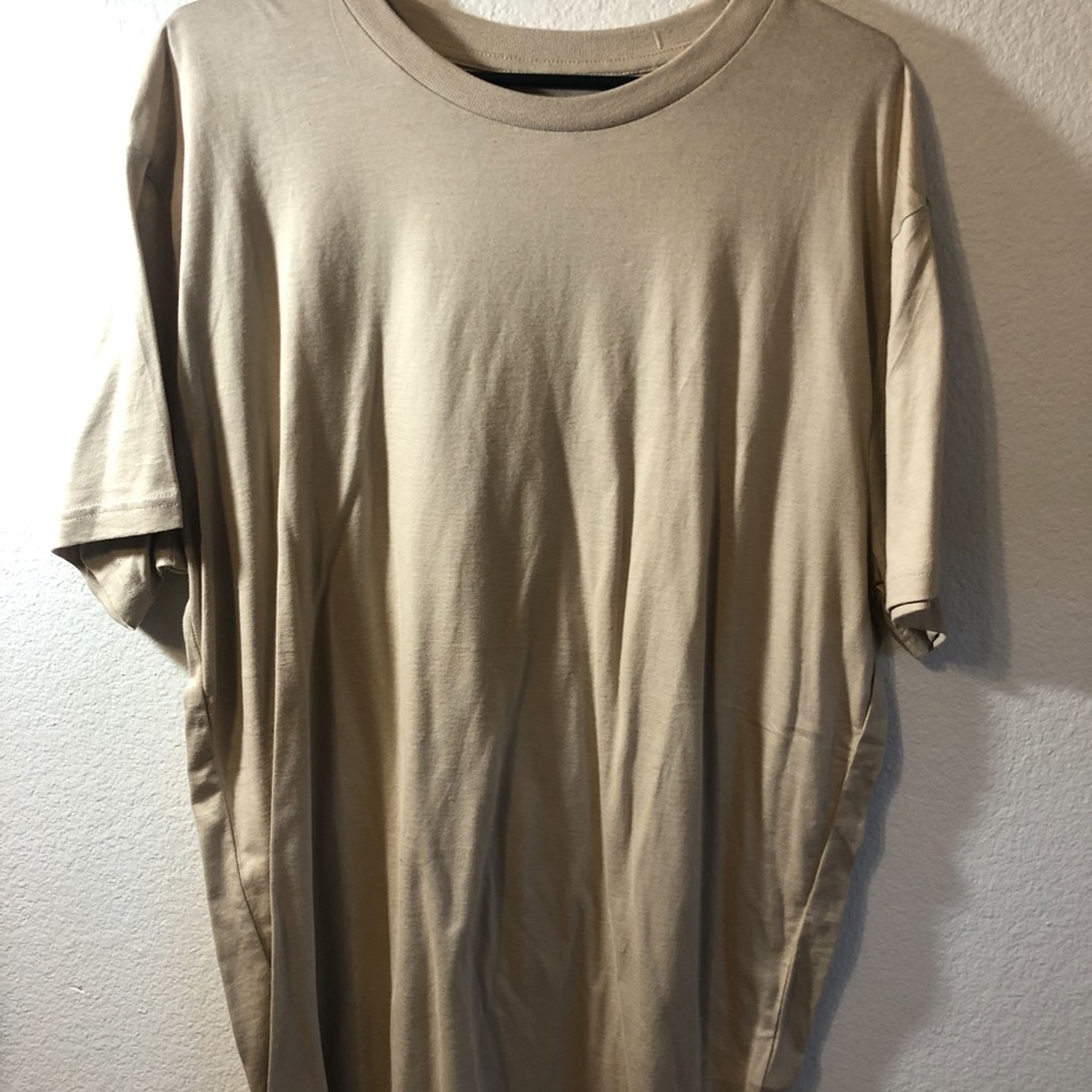 H&M MEN'S REGULAR FIT COUPE STANDARD GOLD TAN TEE